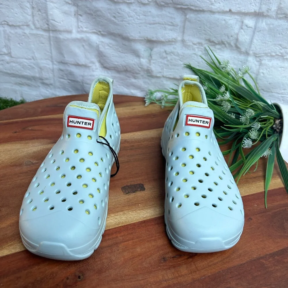Hunter Original Lightweight Outdoor Shoe with Ventilating... Size US B3 G4